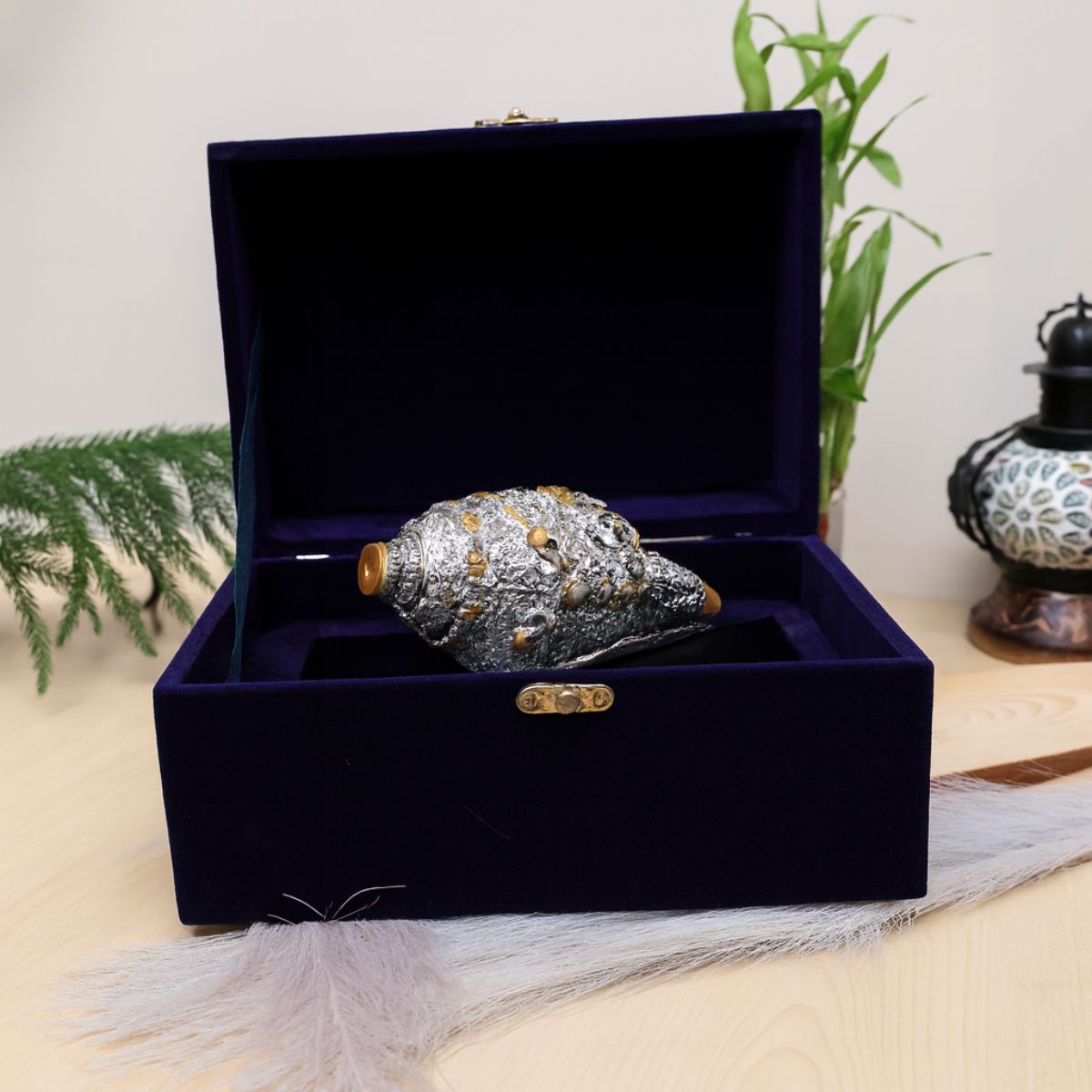 Decorative Designer Conch Shell Showpiece