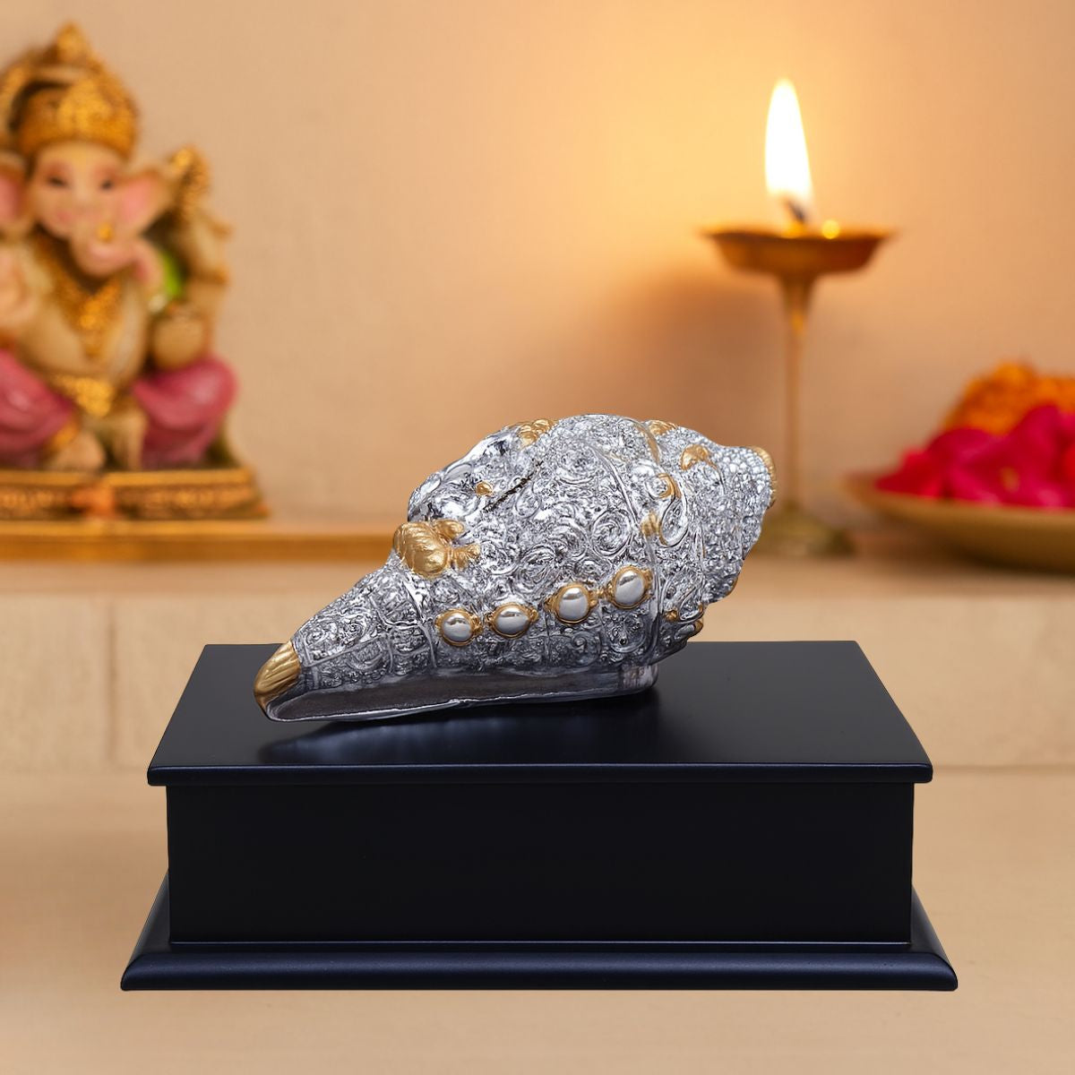 Decorative Designer Conch Shell Showpiece